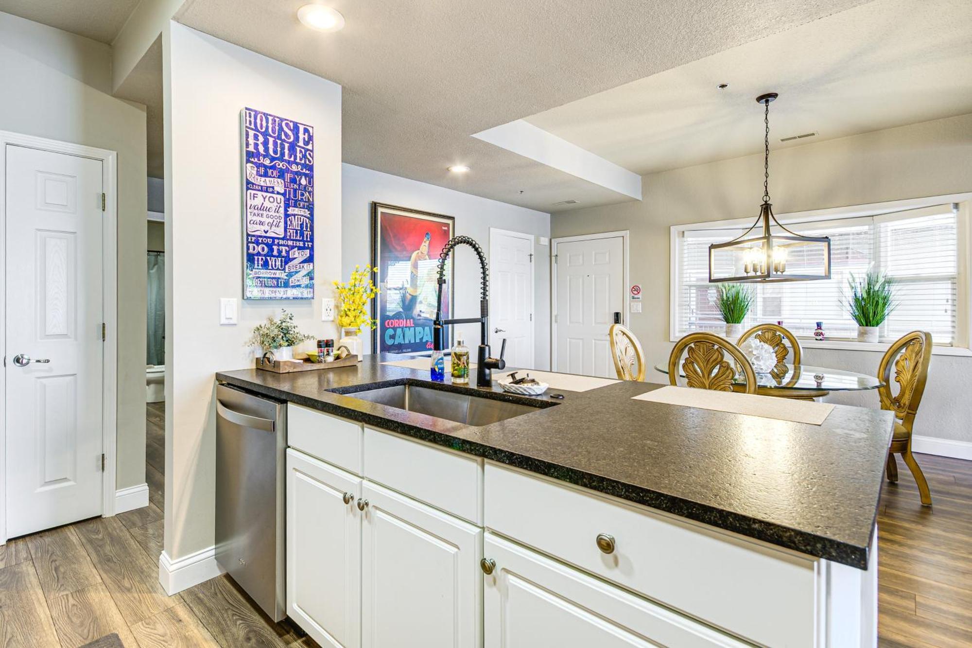 Waterfront Lake Ozark Condo With Deck And Pools Dış mekan fotoğraf