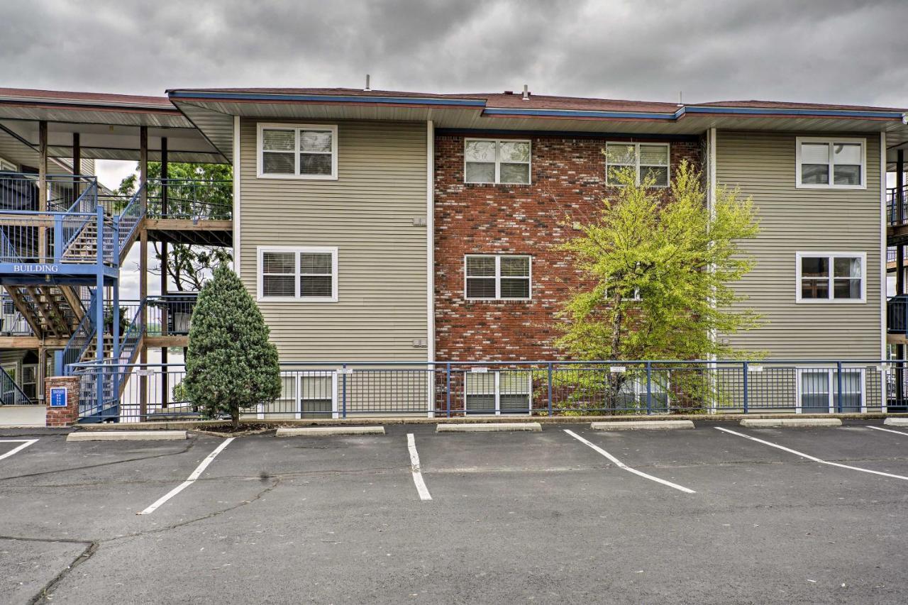 Waterfront Lake Ozark Condo With Deck And Pools Dış mekan fotoğraf